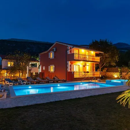 Luxury Poquito *