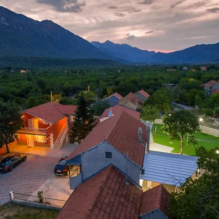 Poquito, Heated Pool - Zagvozd, Makarska Region Villa *